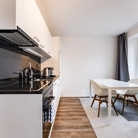 Hostedbydave X Touchbed *