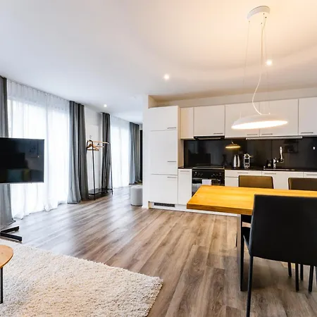 Hostedbydave X Touchbed *