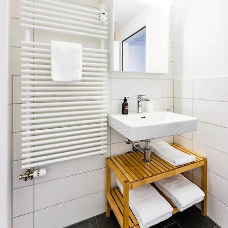 Hostedbydave X Touchbed Санкт-Галлен