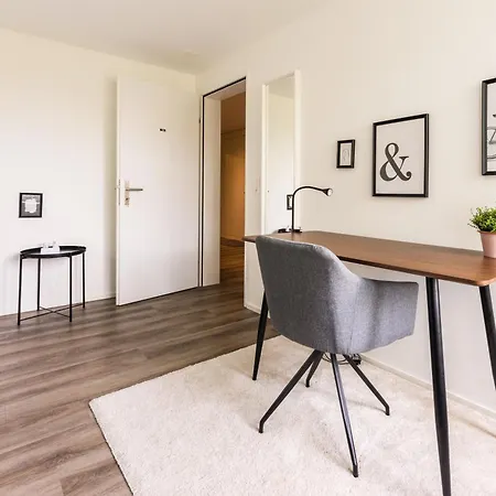 Hostedbydave X Touchbed *