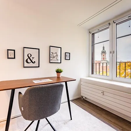 Проживание в семье Hostedbydave X Touchbed