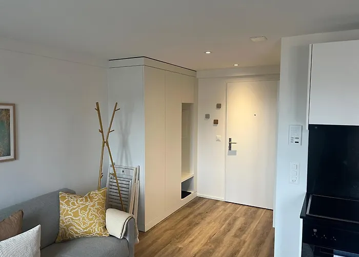 Hostedbydave X Touchbed *