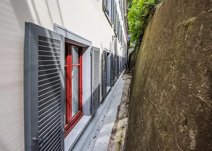 Hostedbydave X Touchbed *