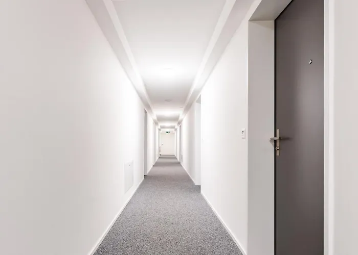 Hostedbydave X Touchbed * سانت غالن